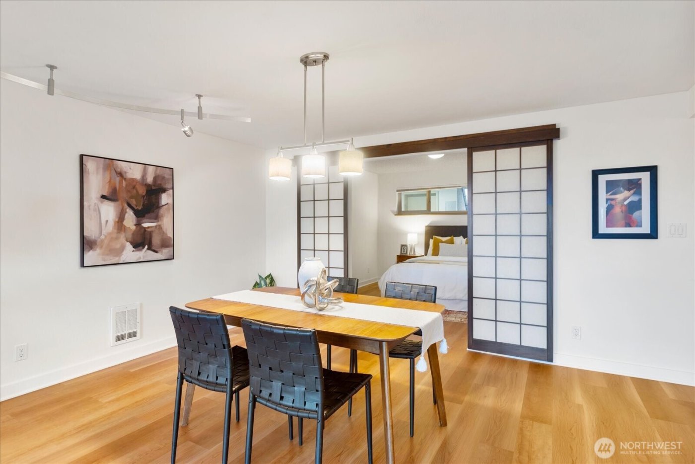 732 11th Avenue E #404, Seattle, WA 98102