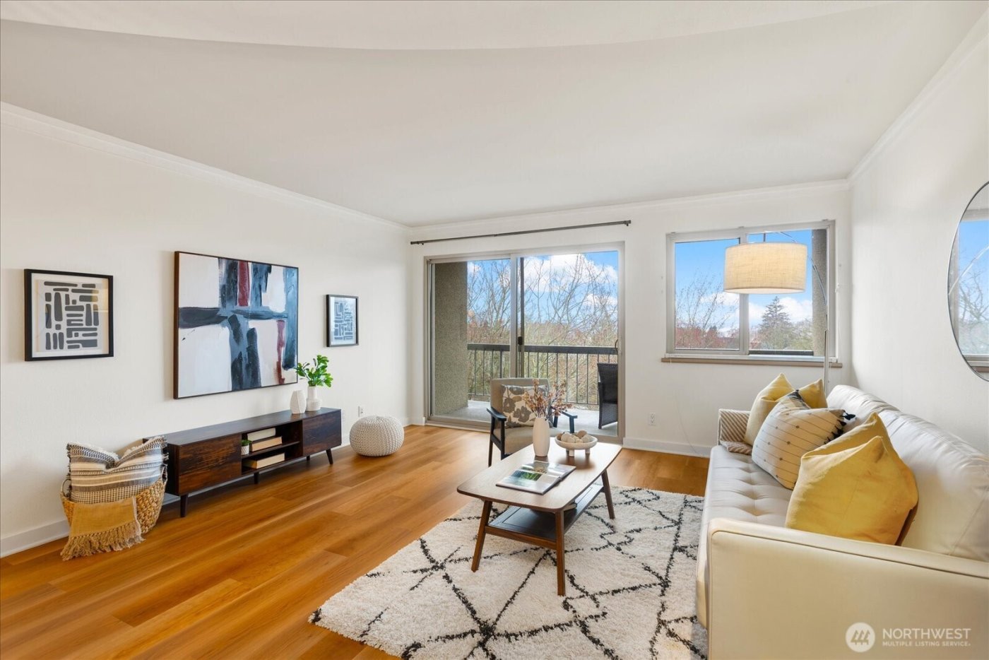 732 11th Avenue E #404, Seattle, WA 98102