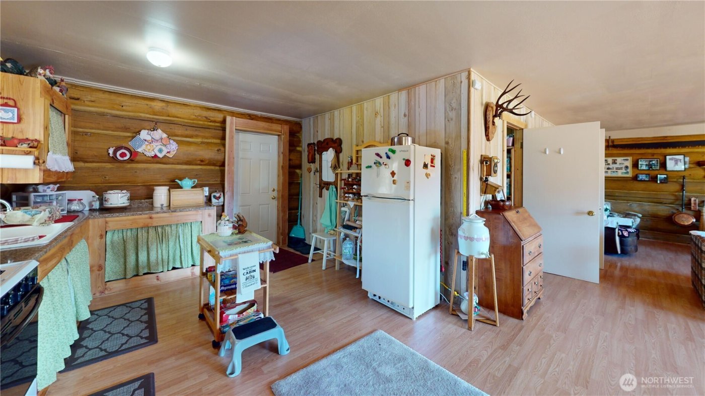 100 Spring Meadow Lane , Oroville, WA 98844