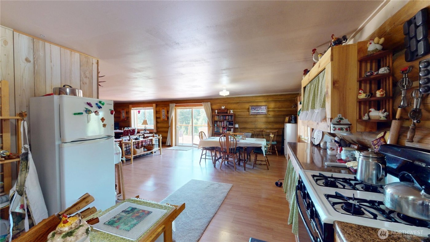 100 Spring Meadow Lane , Oroville, WA 98844