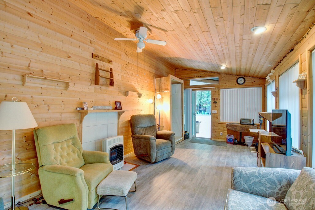 38 Gold Nugget Road , Deming, WA 98244