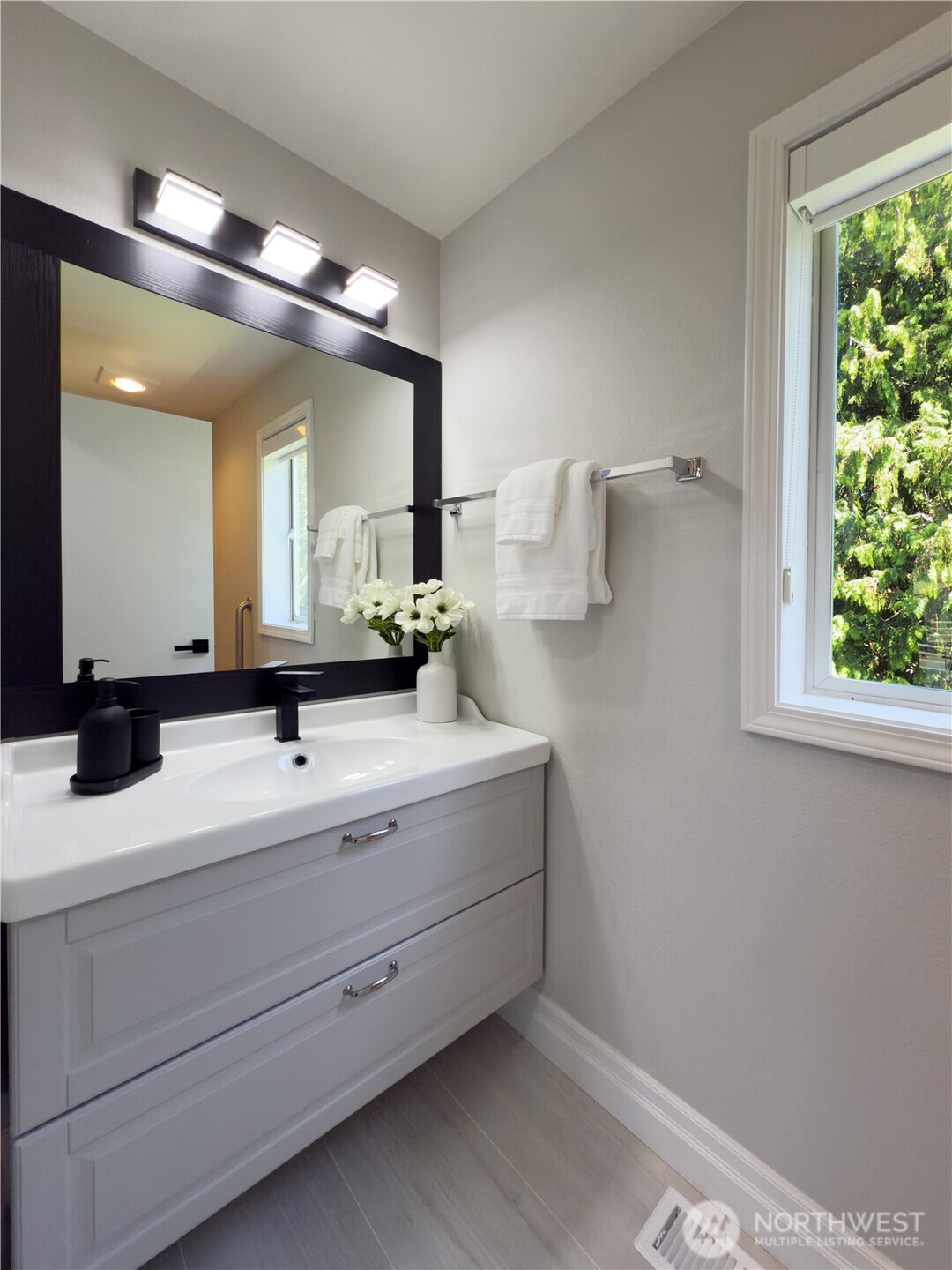 1621 Edgemoor Lane , Everett, WA 98203