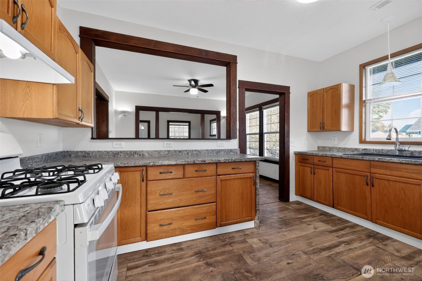 704 Lincoln Street , Hoquiam, WA 98550