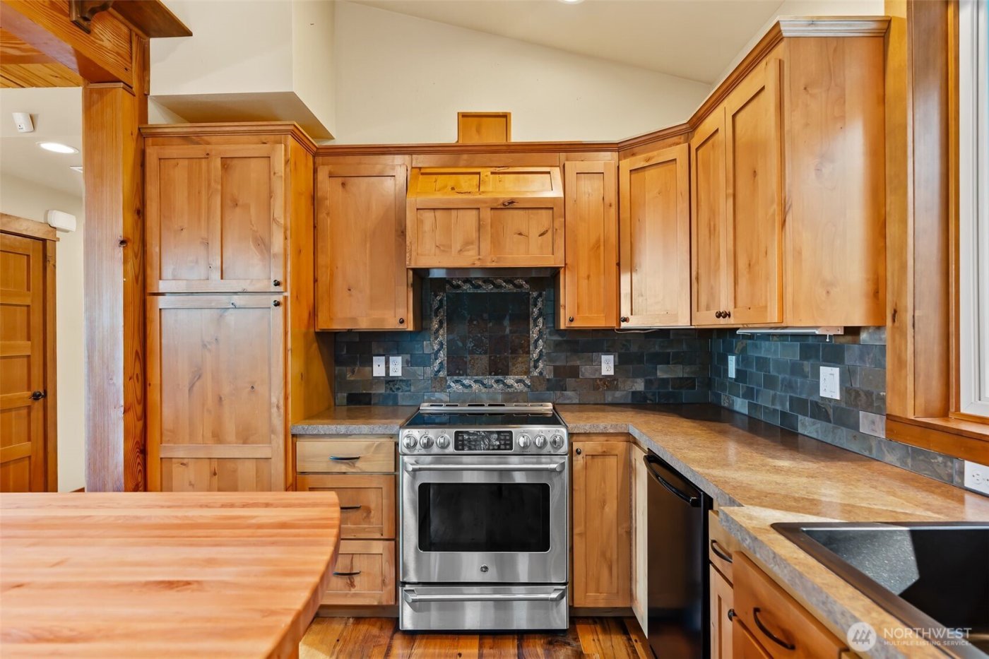 824 Huntrick Drive , Cle Elum, WA 98922