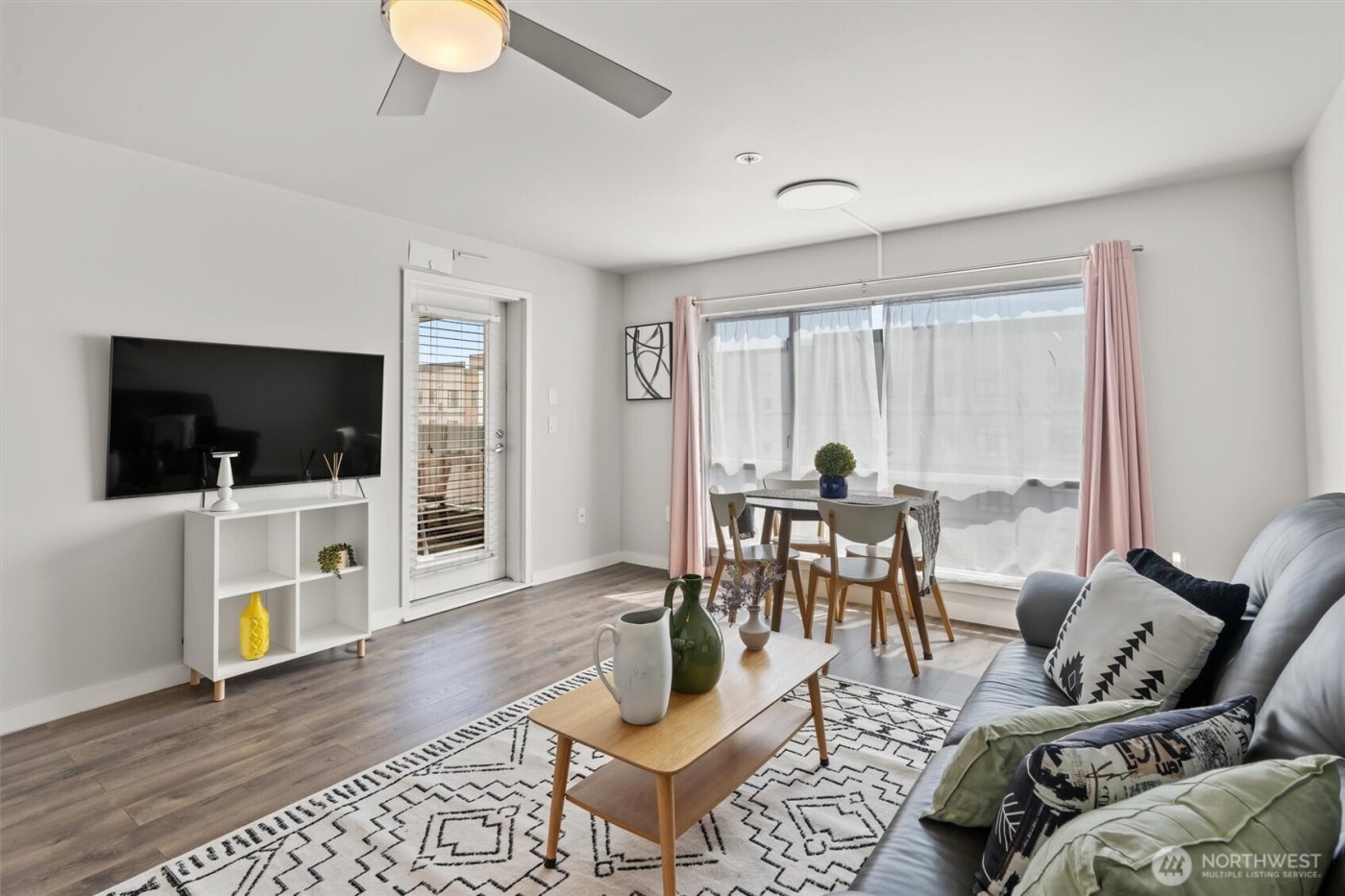 321 10th Avenue S #705, Seattle, WA 98104