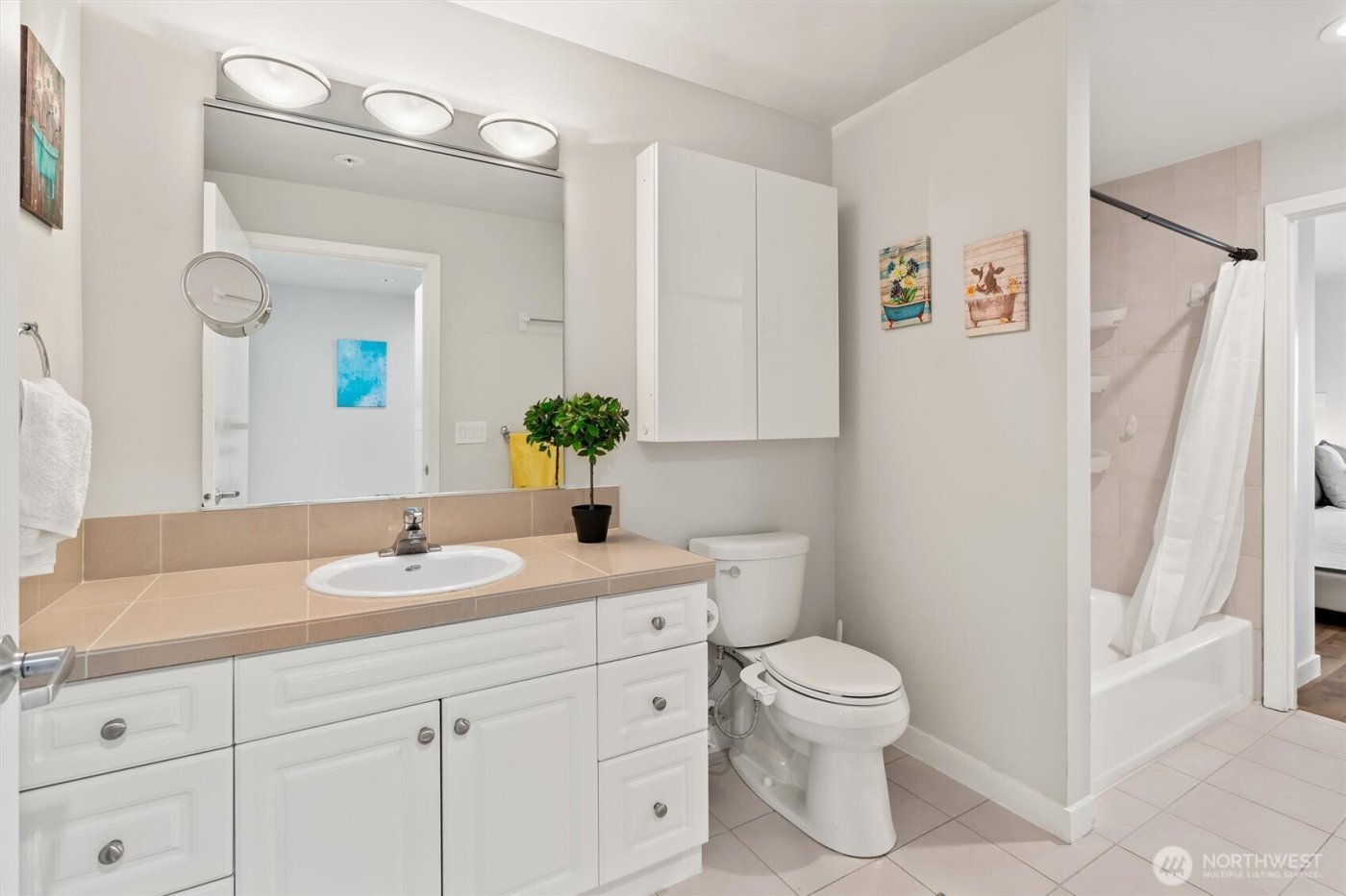 321 10th Avenue S #705, Seattle, WA 98104