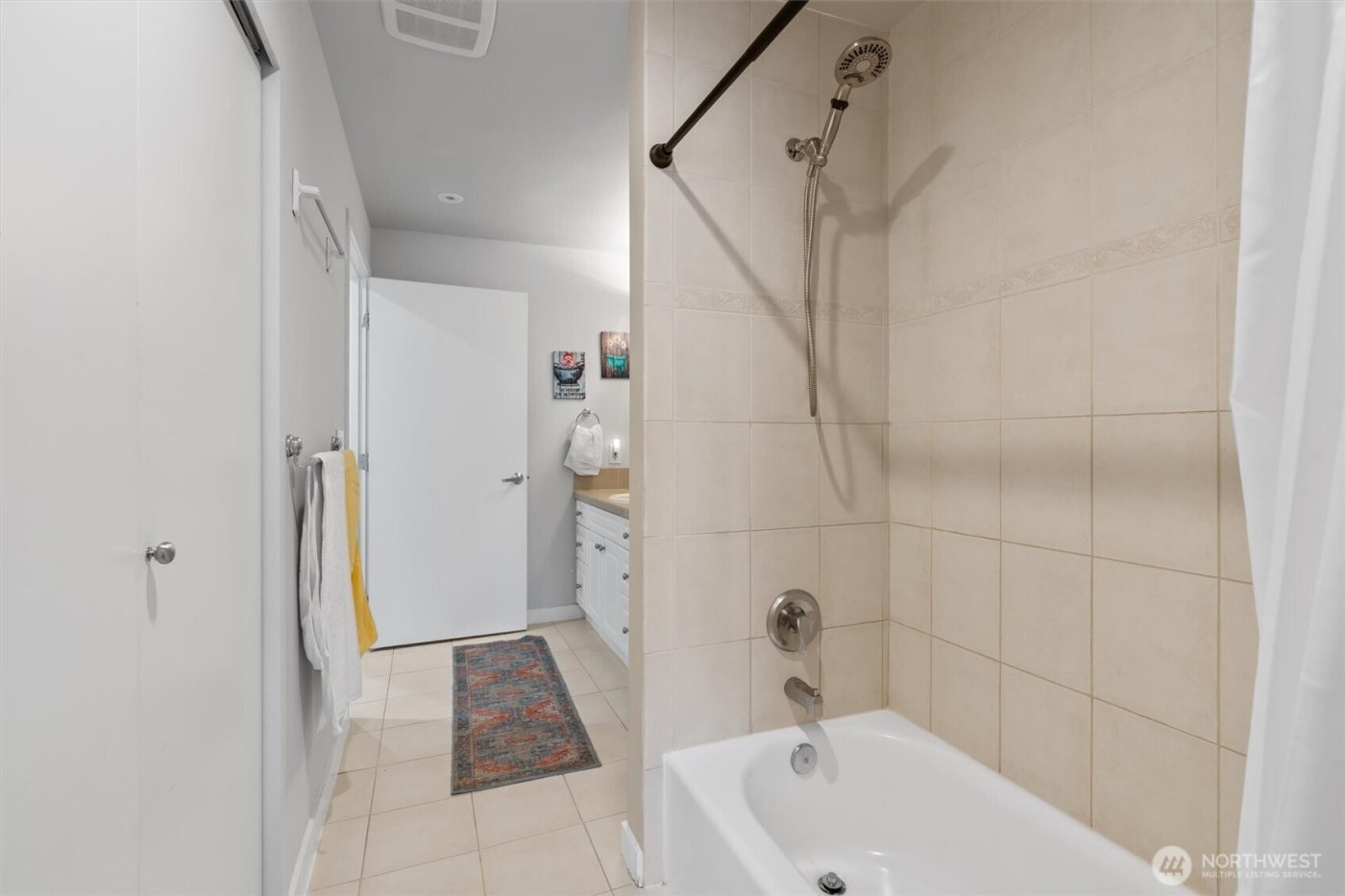 321 10th Avenue S #705, Seattle, WA 98104