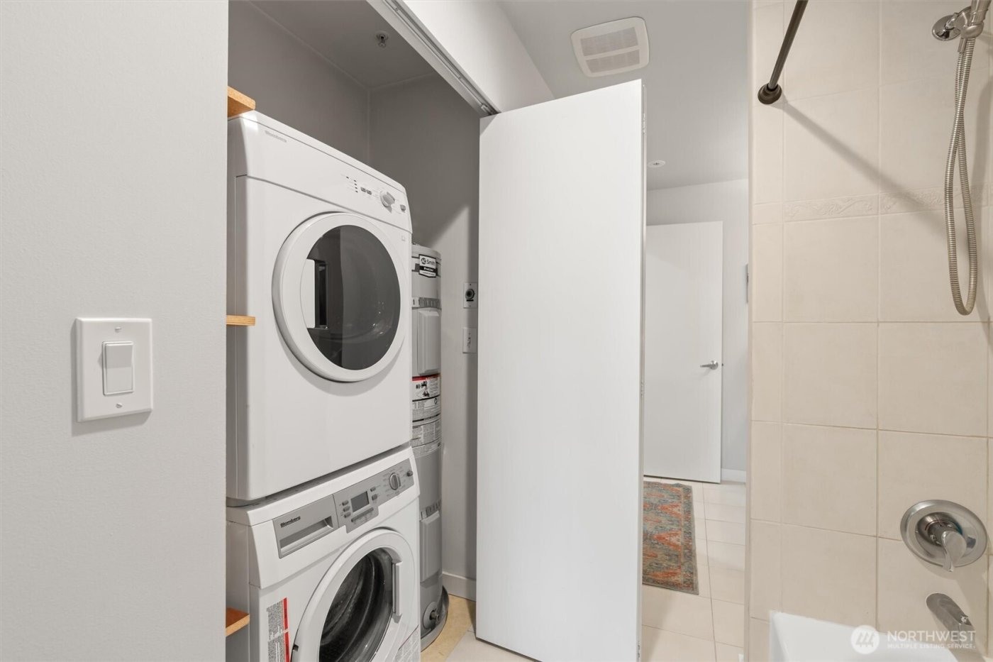 321 10th Avenue S #705, Seattle, WA 98104