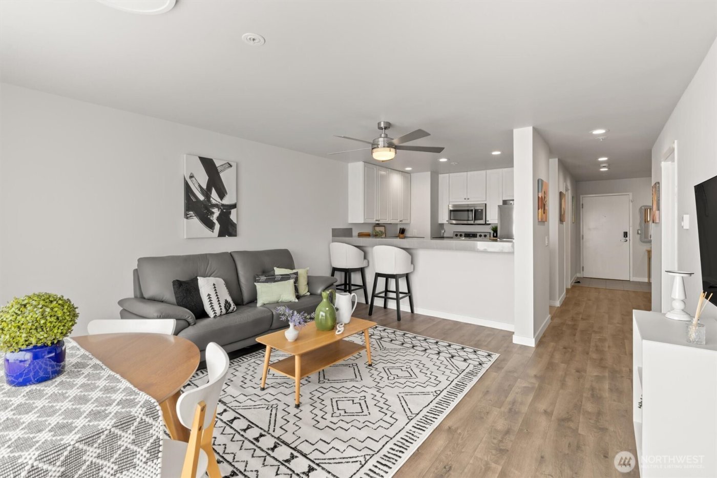 321 10th Avenue S #705, Seattle, WA 98104