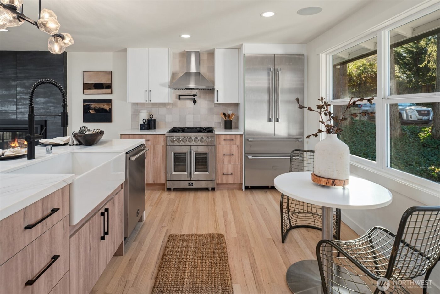 1023 109th Avenue SE, Bellevue, WA 98004