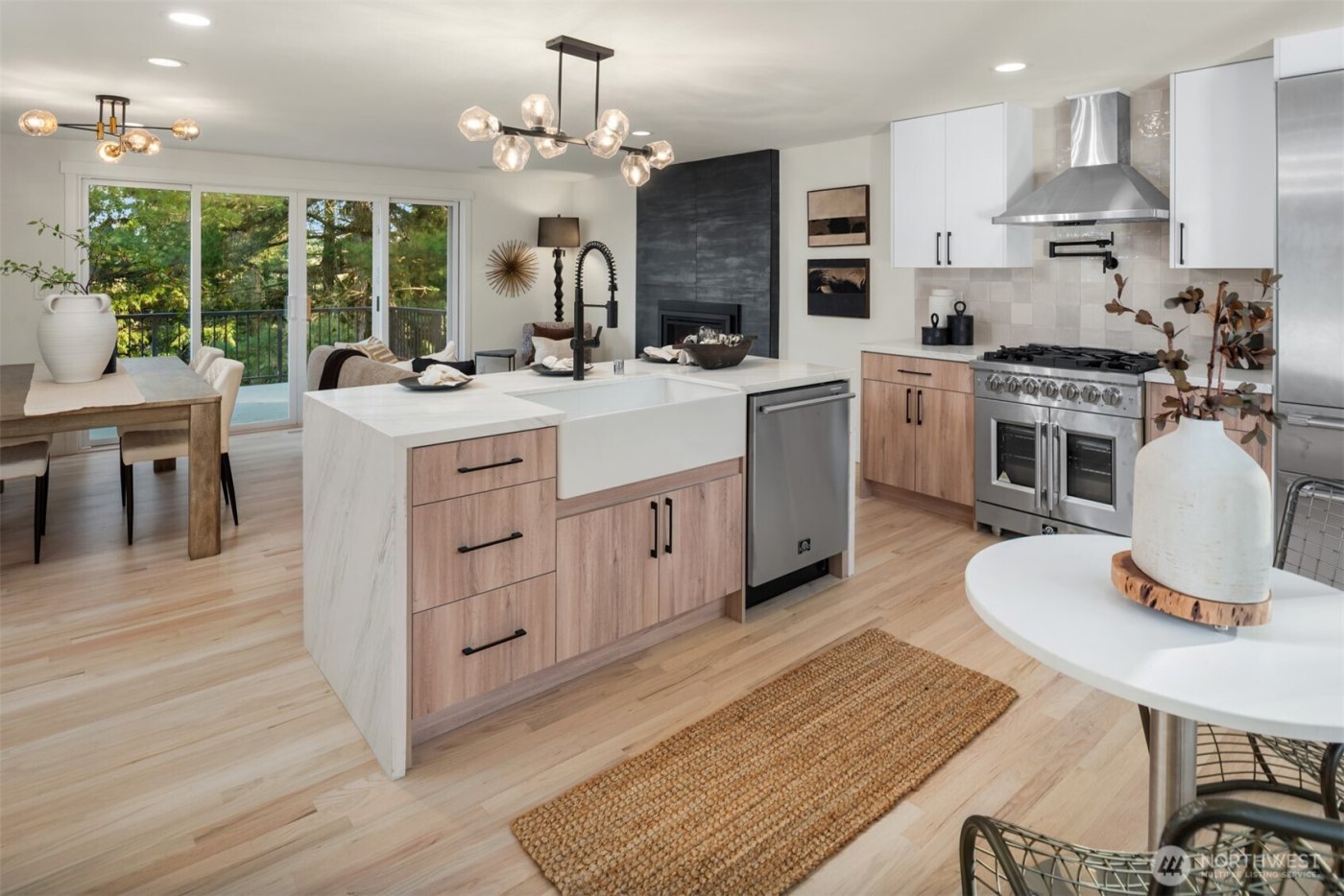 1023 109th Avenue SE, Bellevue, WA 98004