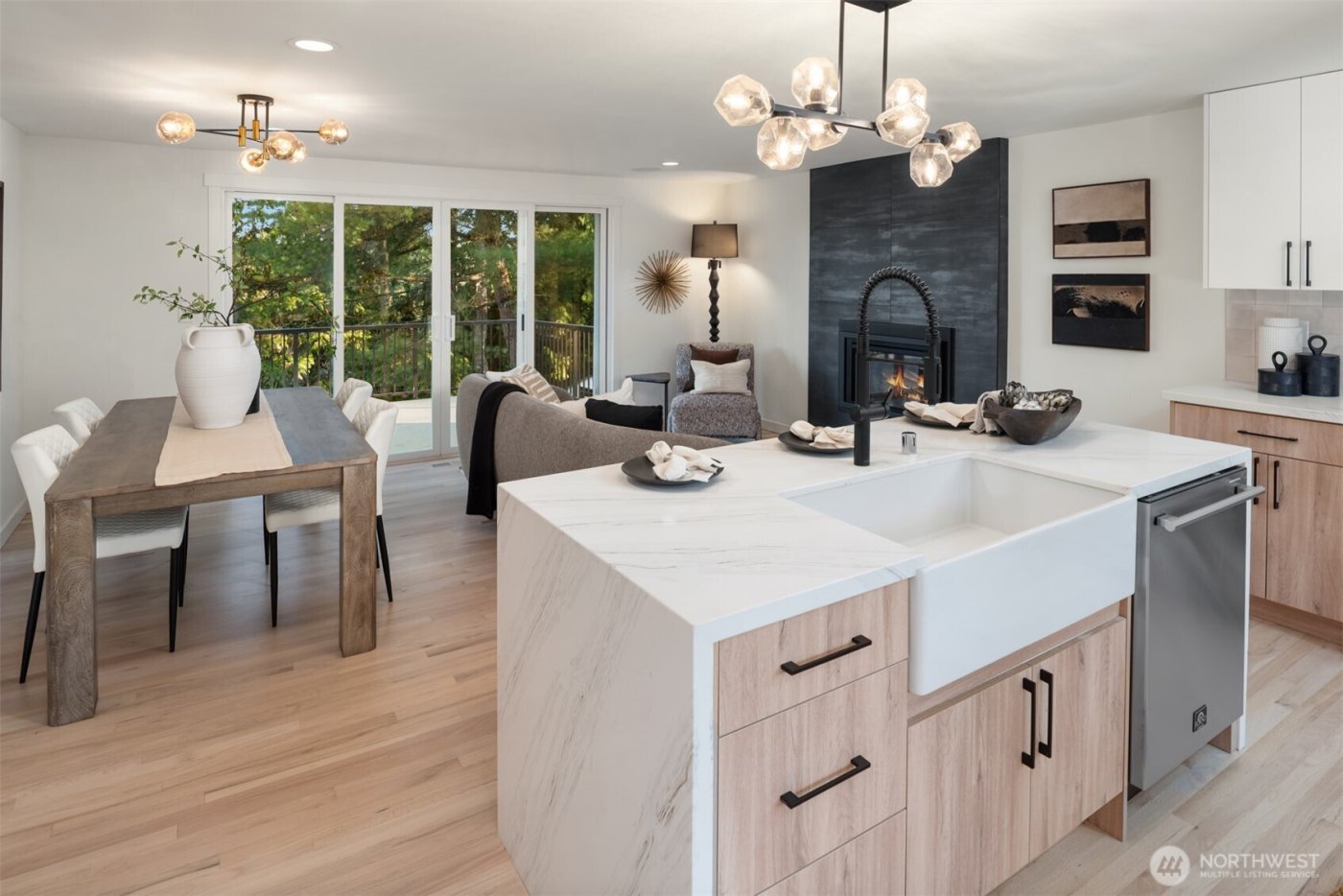 1023 109th Avenue SE, Bellevue, WA 98004