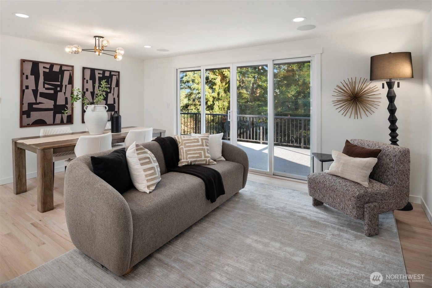 1023 109th Avenue SE, Bellevue, WA 98004