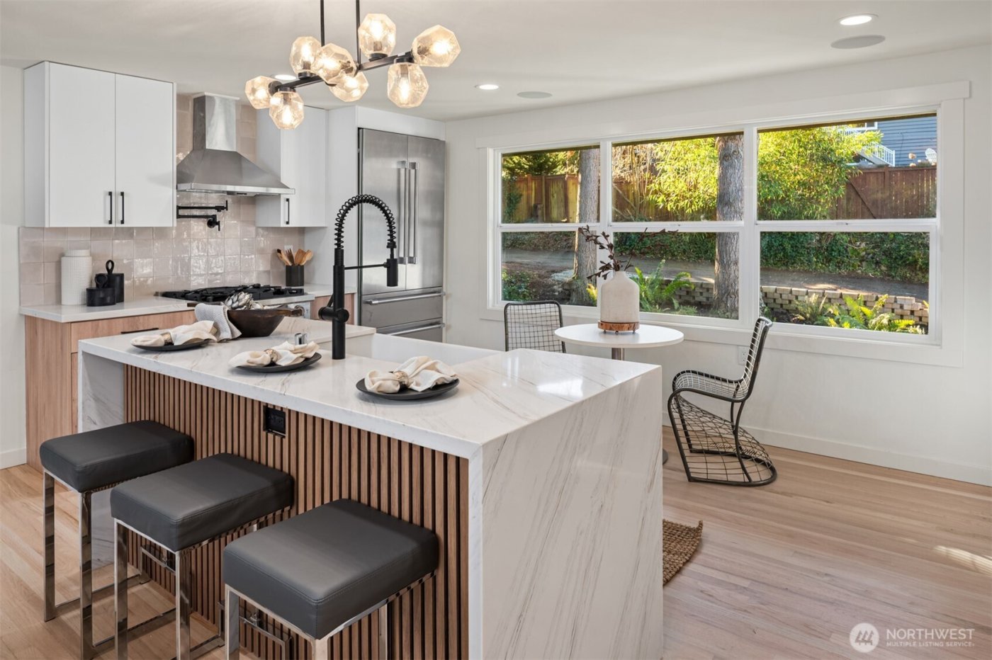 1023 109th Avenue SE, Bellevue, WA 98004