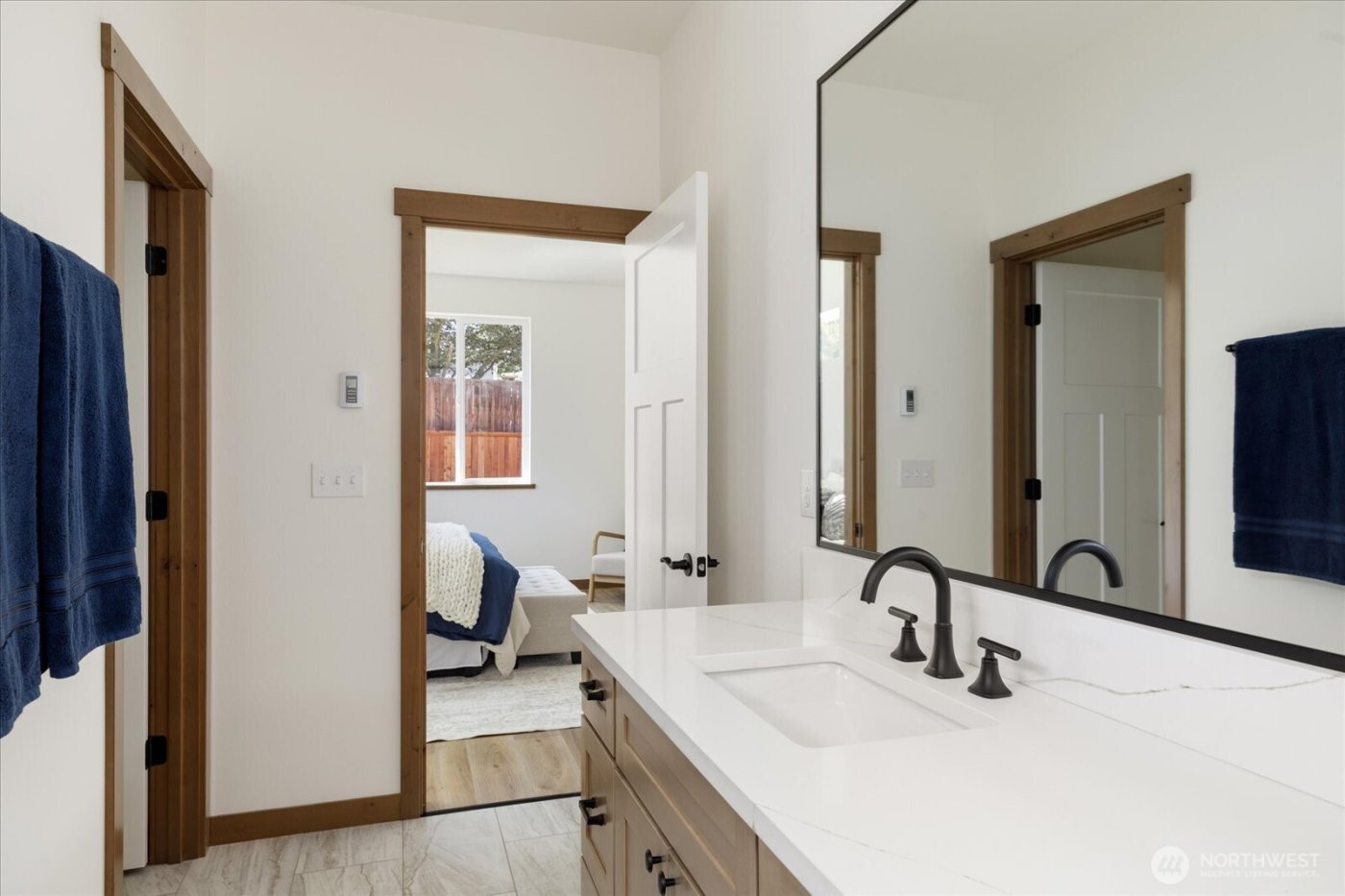 900 NW Shire Street , Oak Harbor, WA 98277