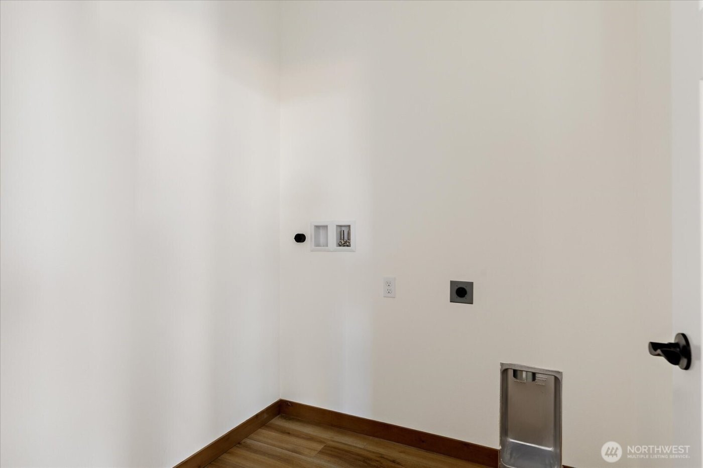 900 NW Shire Street , Oak Harbor, WA 98277