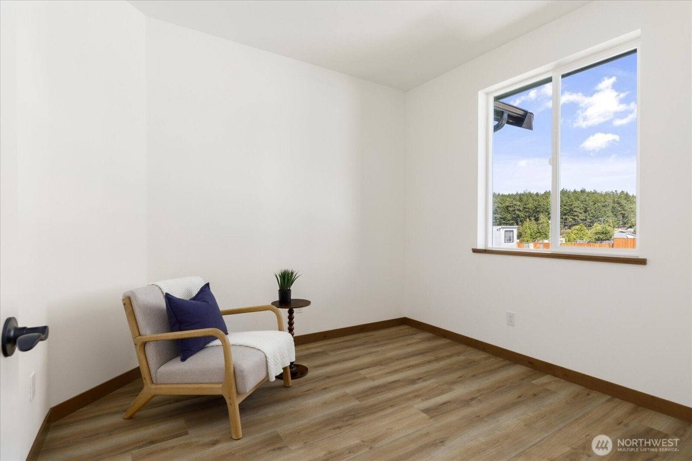 900 NW Shire Street , Oak Harbor, WA 98277