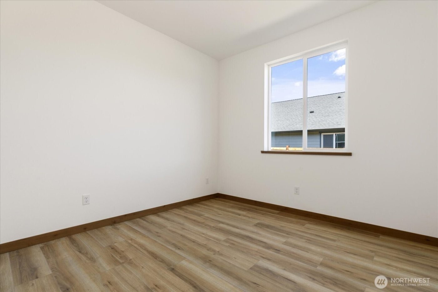 900 NW Shire Street , Oak Harbor, WA 98277