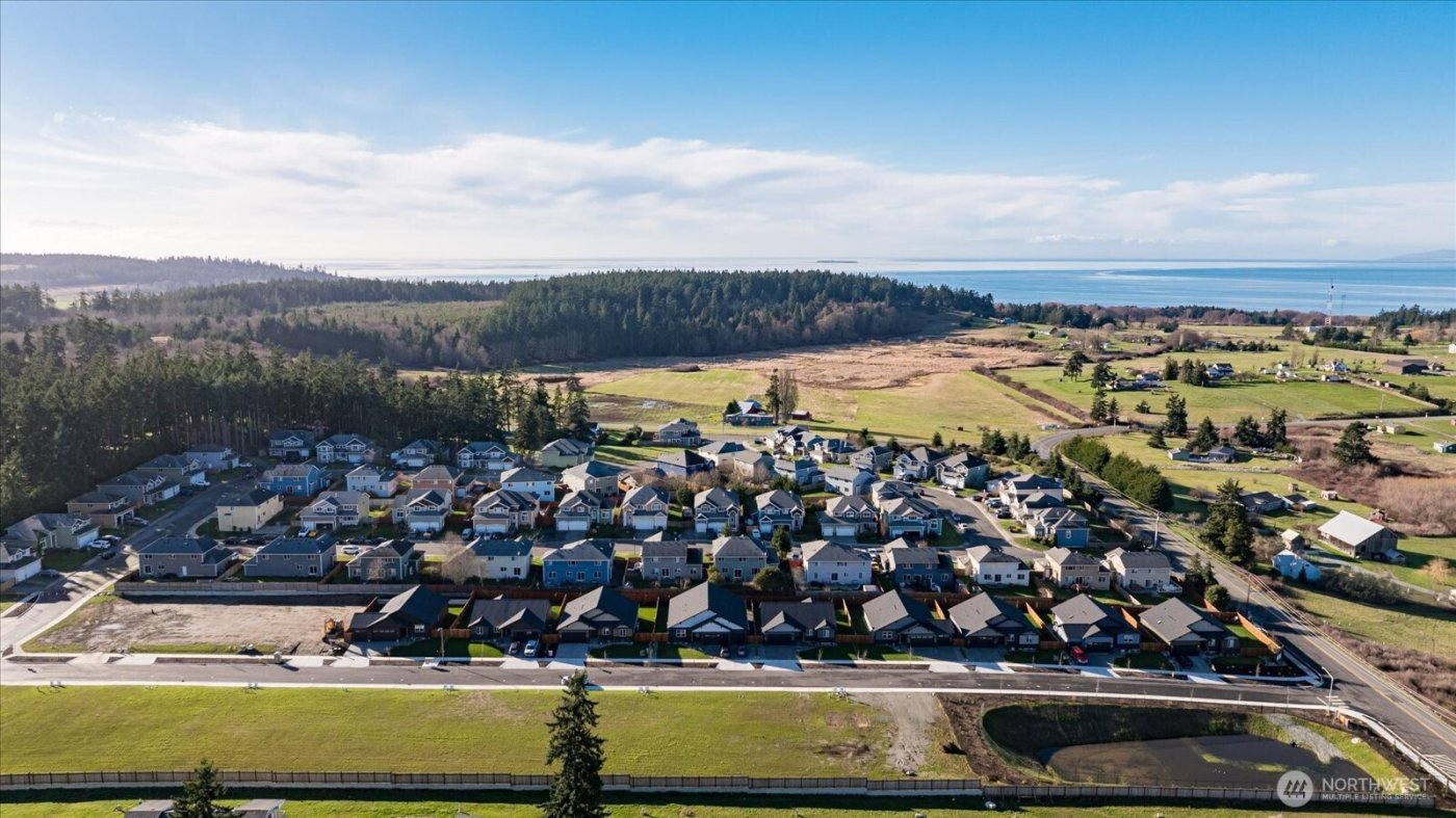 900 NW Shire Street , Oak Harbor, WA 98277