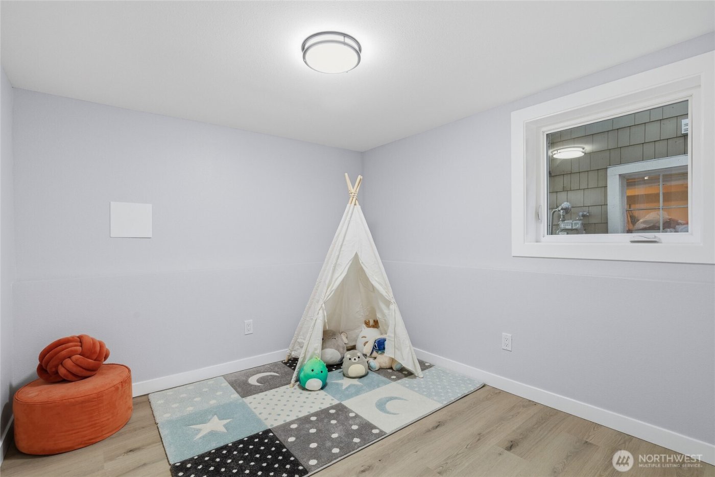 1927 42nd Avenue SW, Seattle, WA 98116