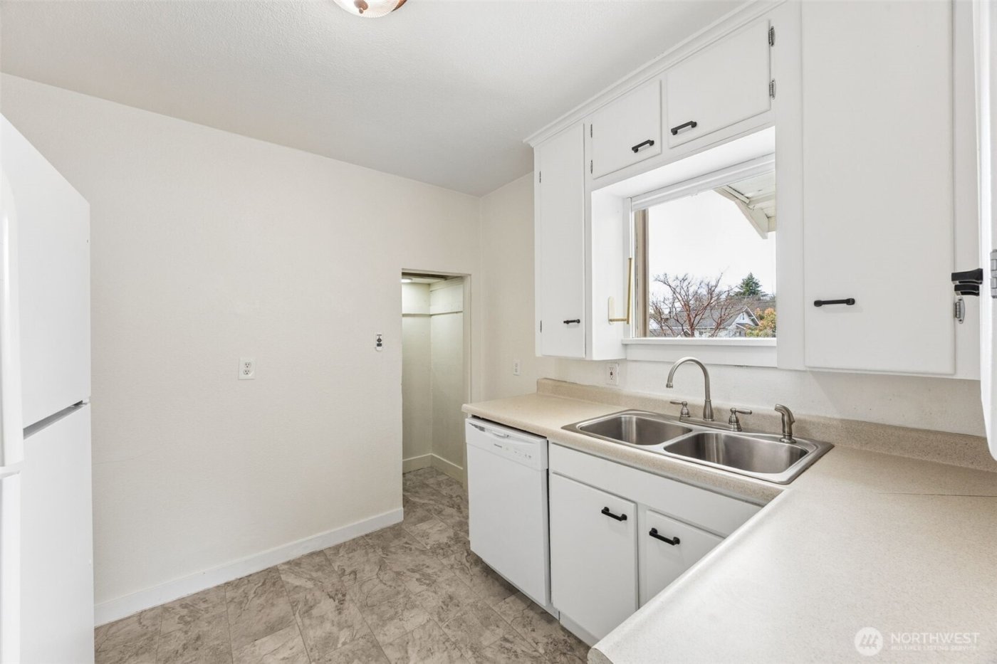 2112 S Ash Street , Tacoma, WA 98405