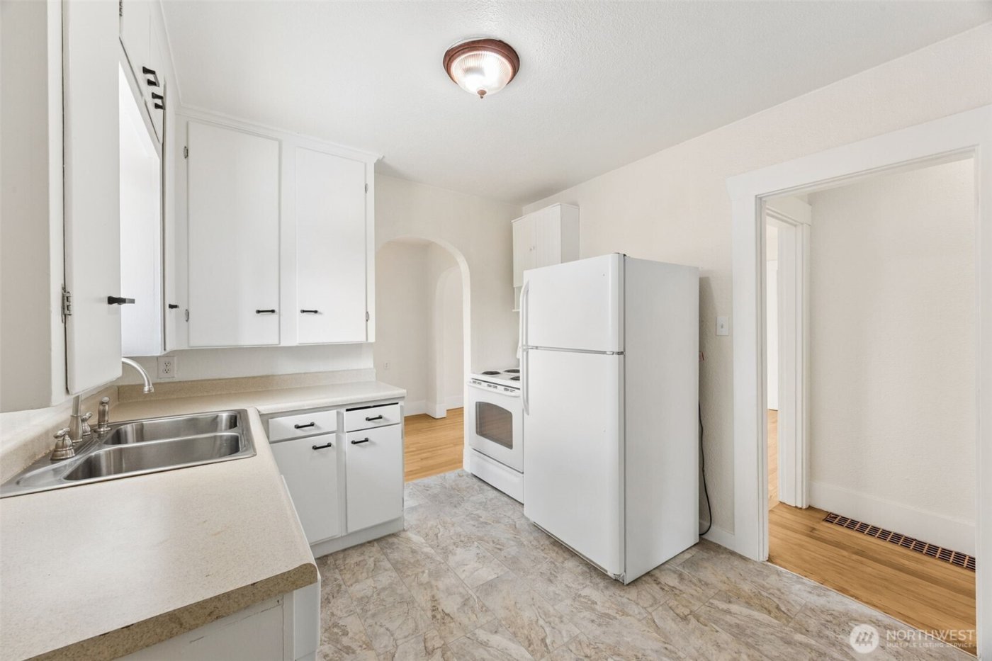 2112 S Ash Street , Tacoma, WA 98405