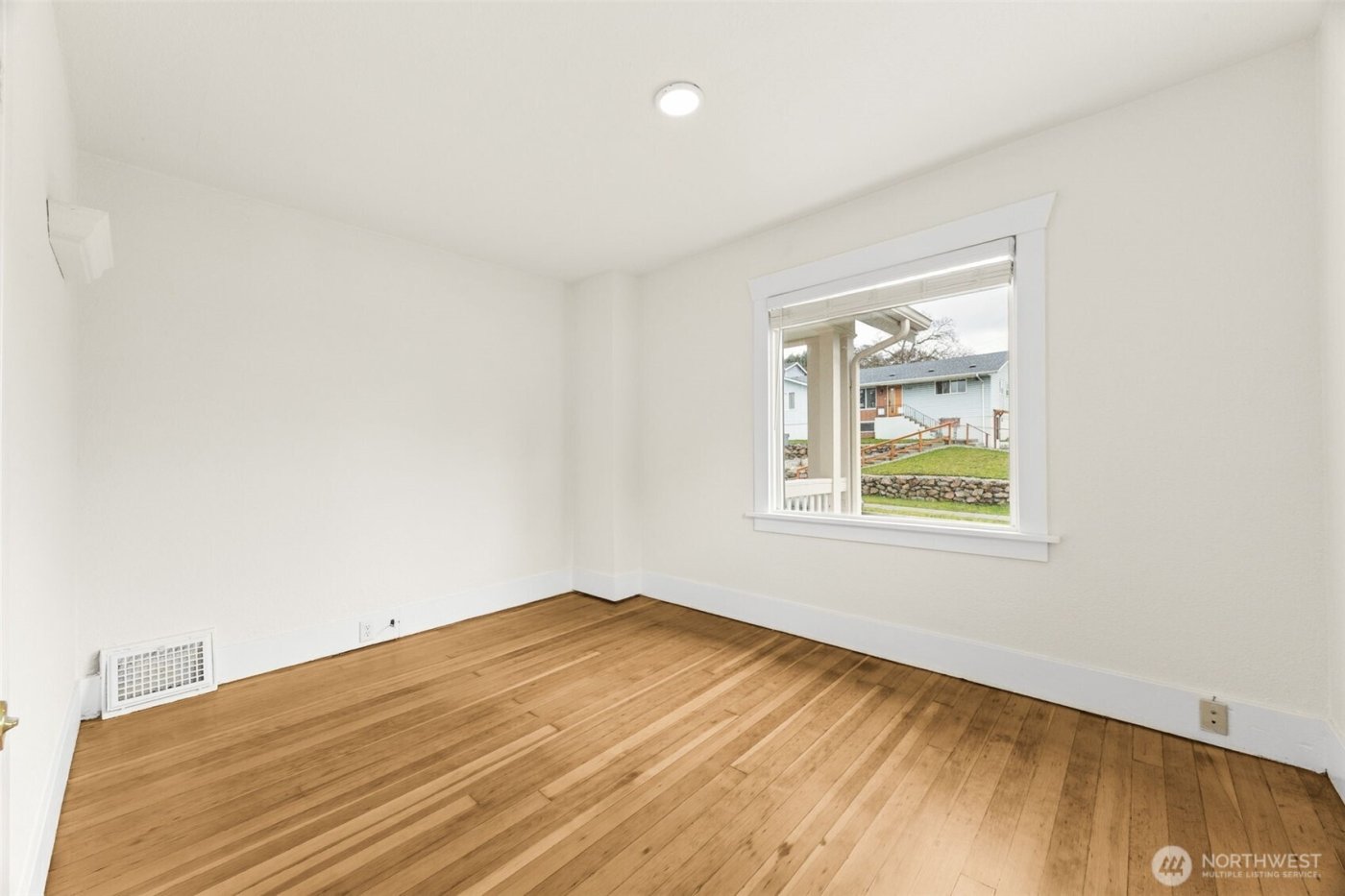 2112 S Ash Street , Tacoma, WA 98405