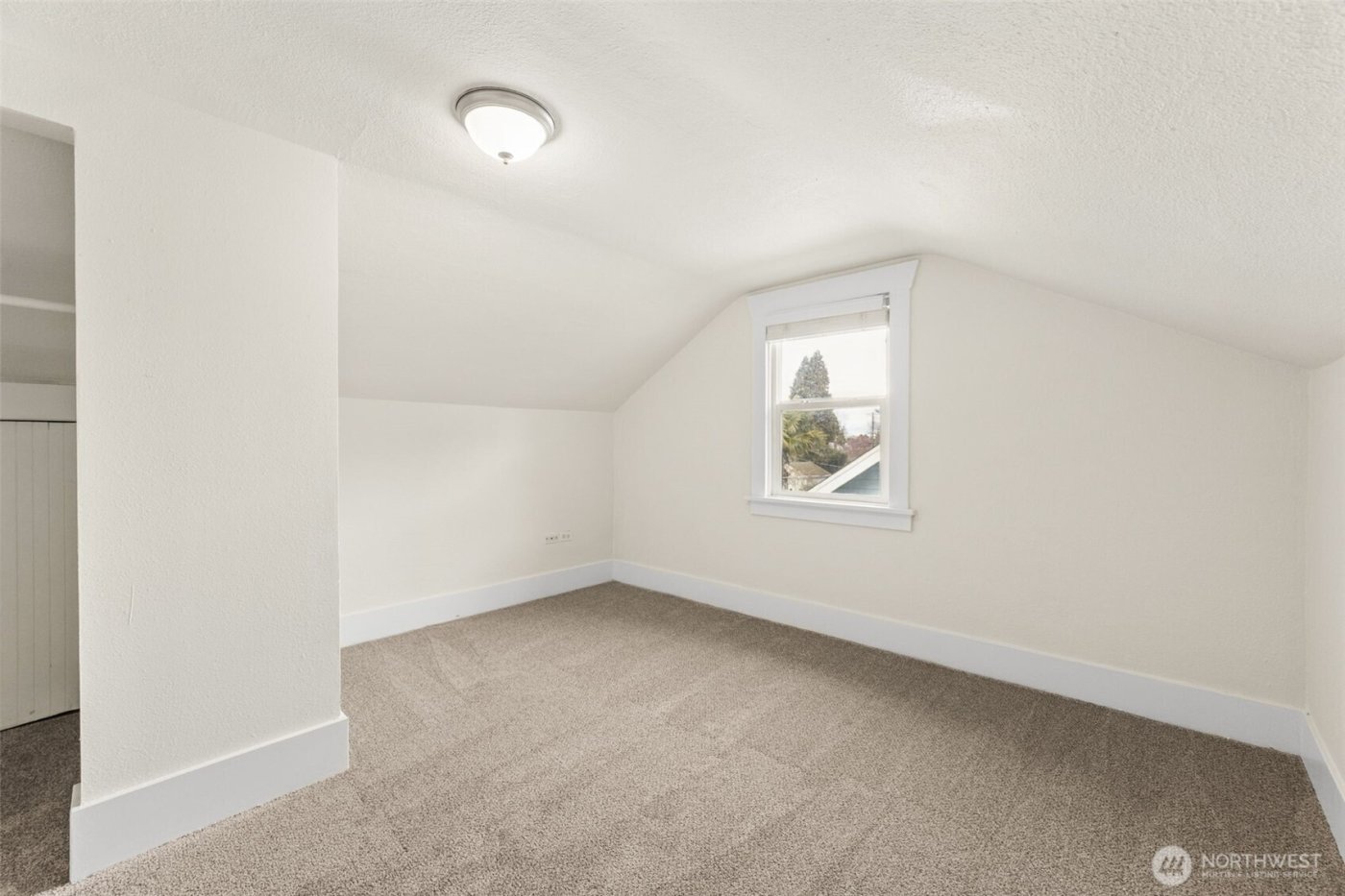 2112 S Ash Street , Tacoma, WA 98405