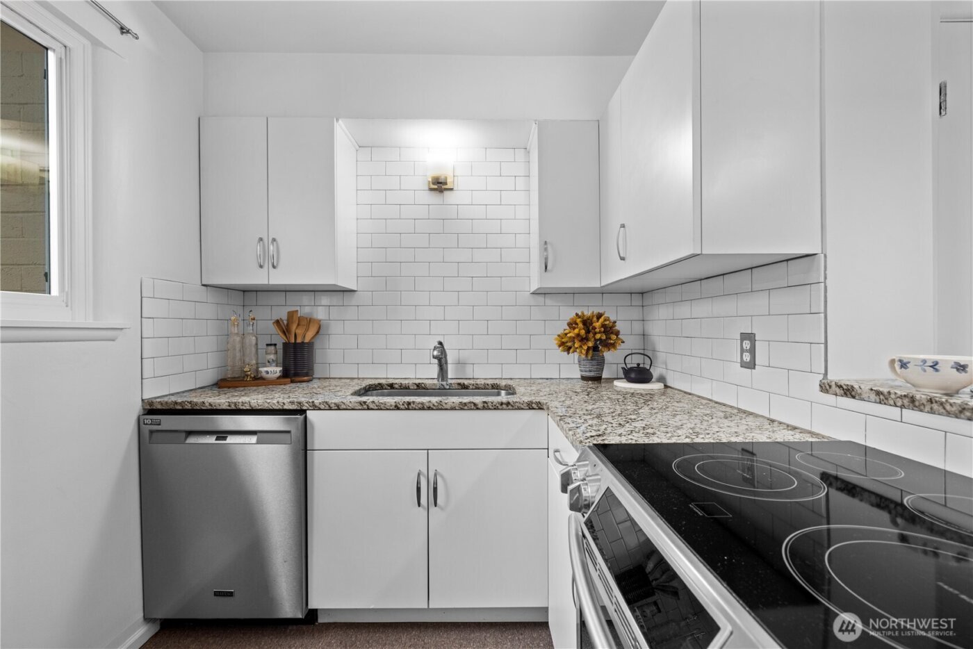 4877 Terrace Drive NE, Seattle, WA 98105