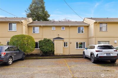 4877 Terrace Drive NE, Seattle, WA 98105 - Photo 26