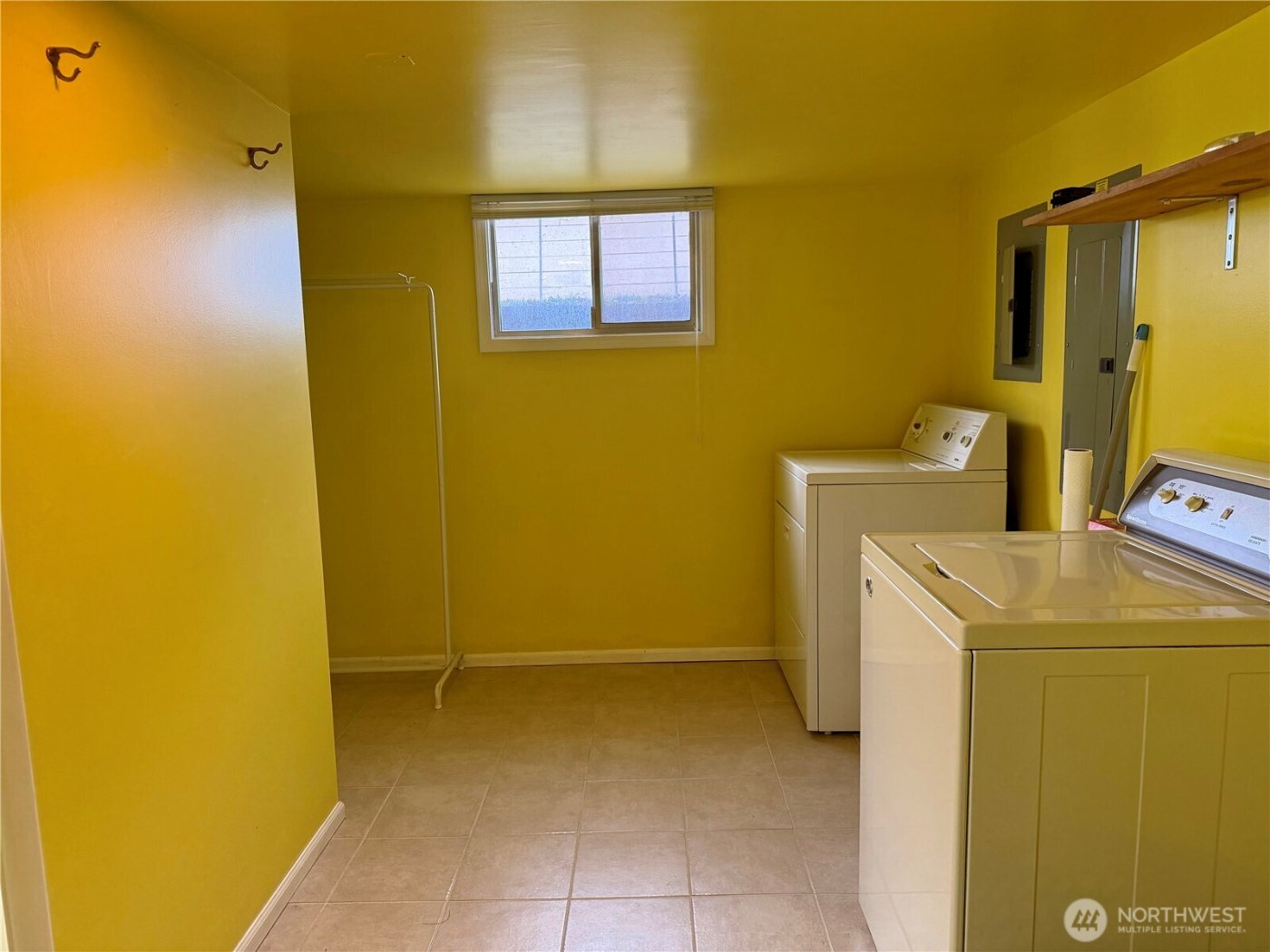 715 SE Pope Avenue , Wilbur, WA 99185