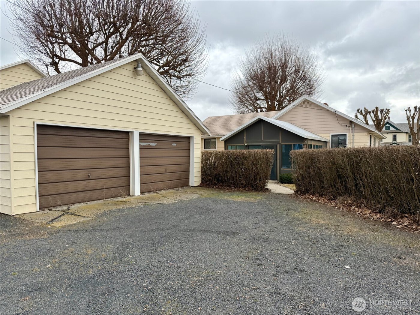 715 SE Pope Avenue , Wilbur, WA 99185