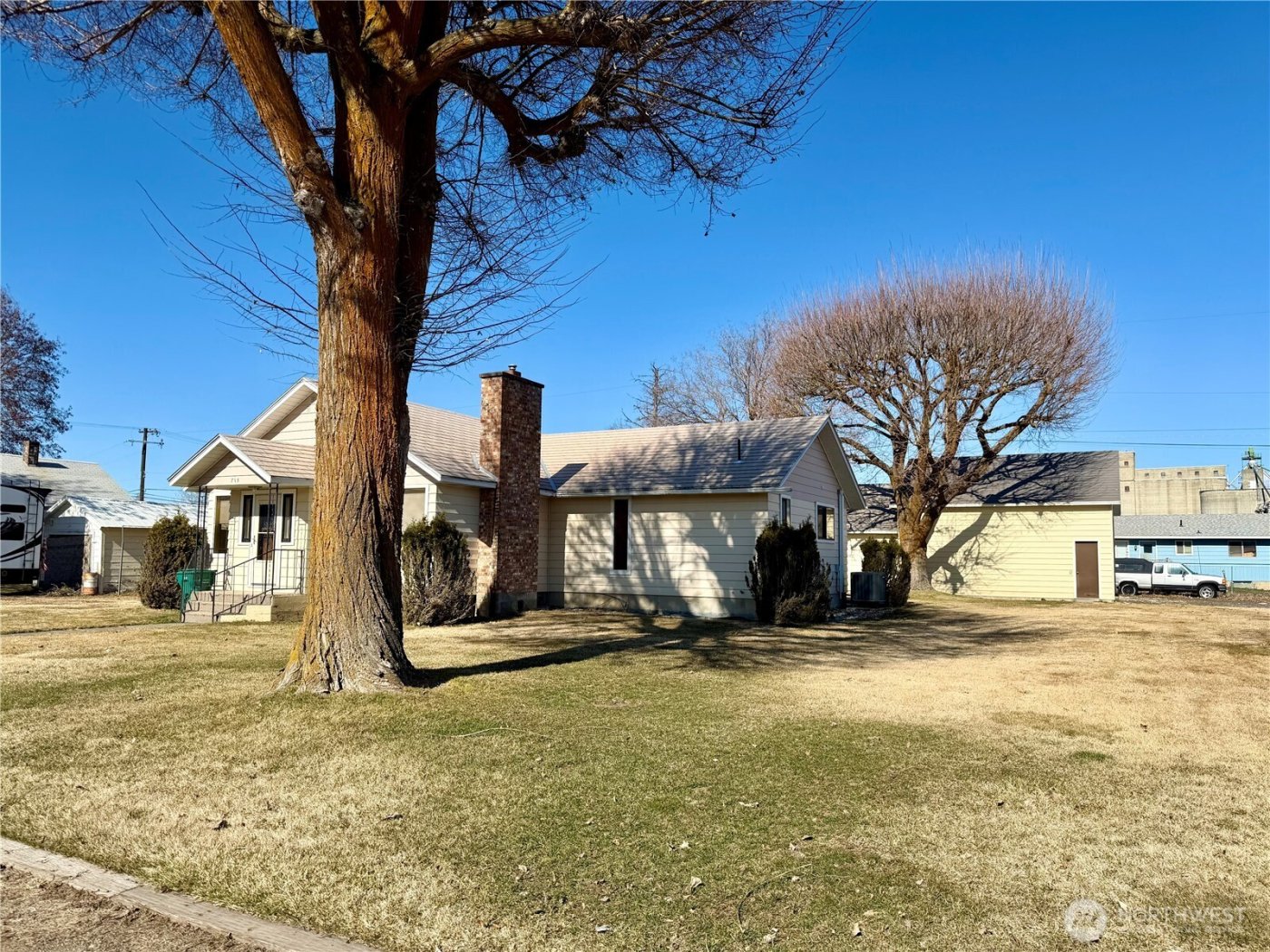 715 SE Pope Avenue , Wilbur, WA 99185