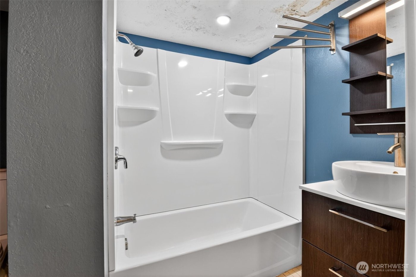 6522 38th Avenue NE, Seattle, WA 98115