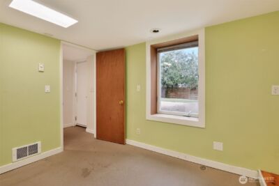 6522 38th Avenue NE, Seattle, WA 98115 - Photo 9
