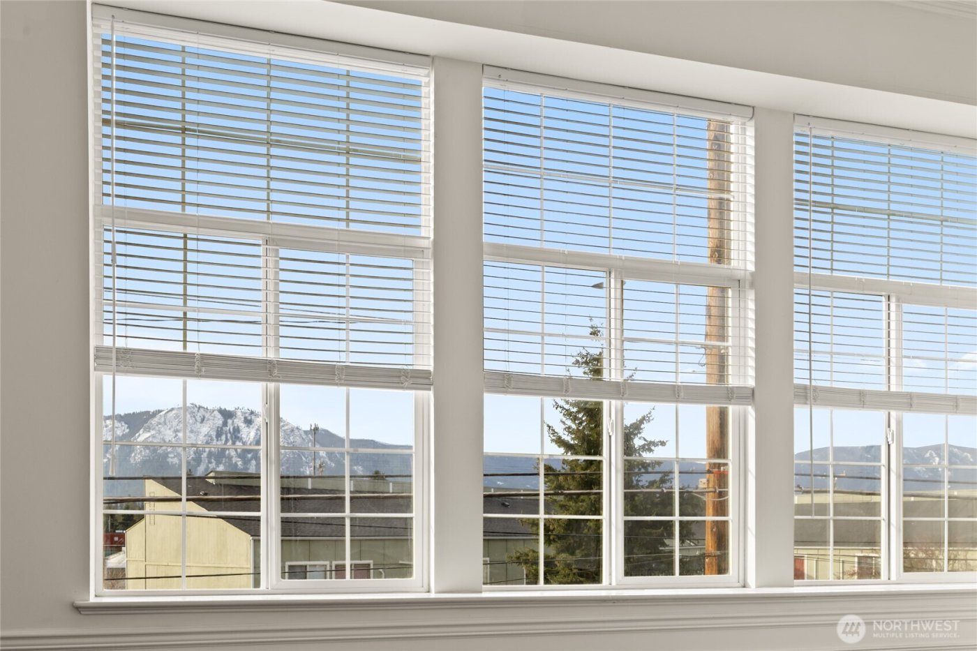 202 E 3rd Street #215, Cle Elum, WA 98922