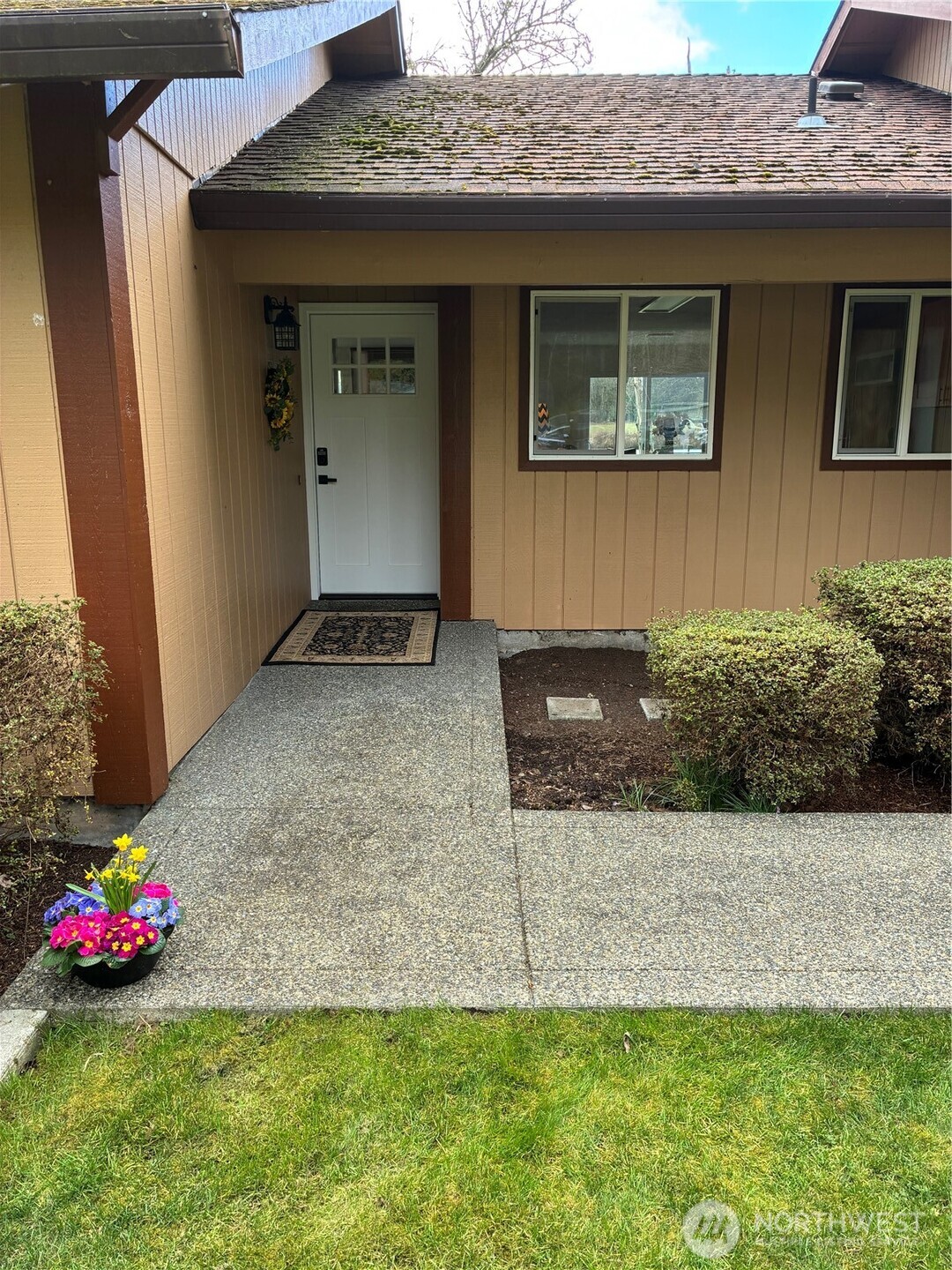 2413 Westlake Drive SE, Lacey, WA 98503