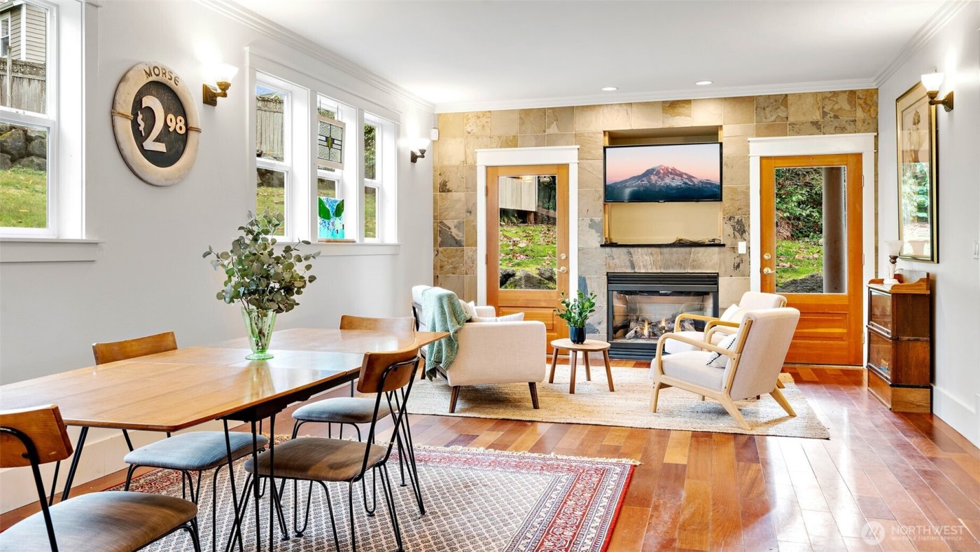 2372 Douglas Drive NE, Bainbridge Island, WA 98110