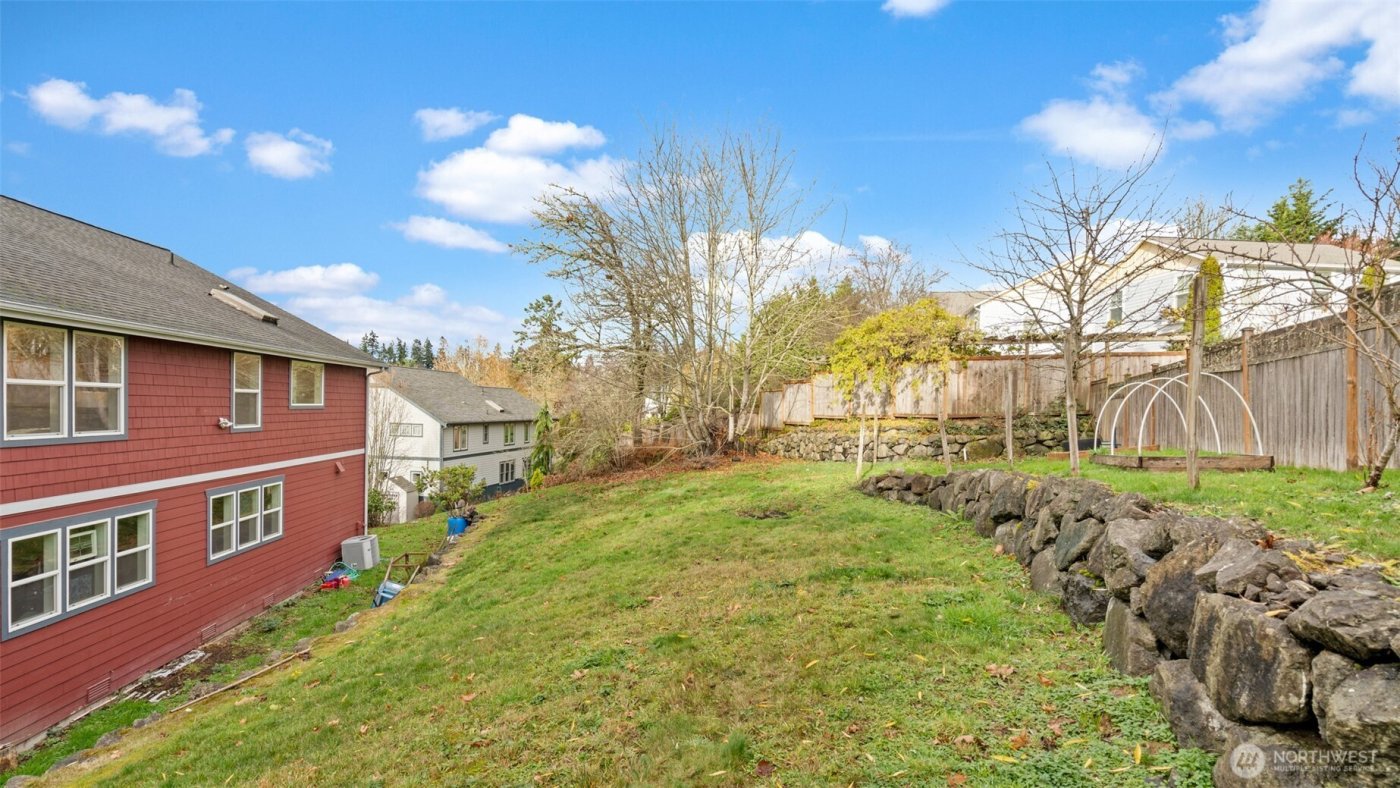 2372 Douglas Drive NE, Bainbridge Island, WA 98110