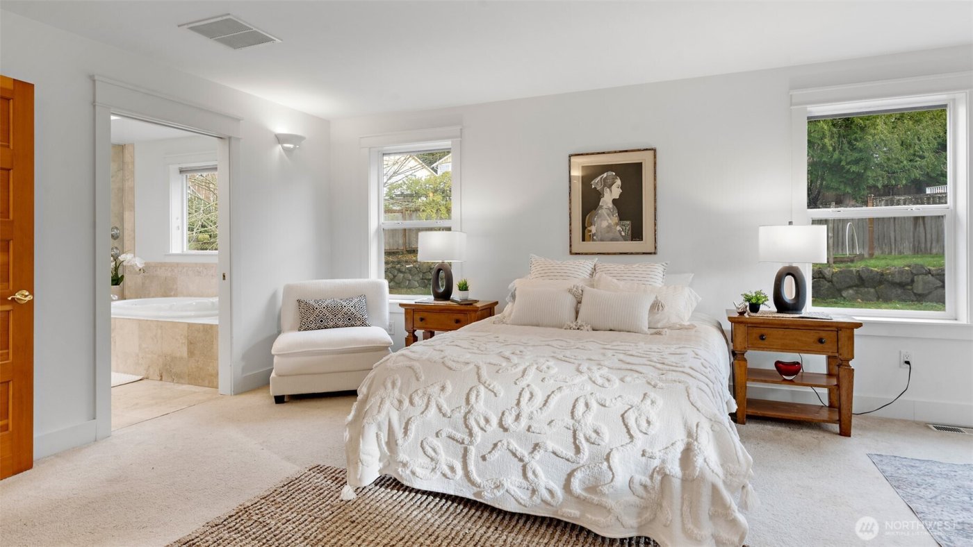 2372 Douglas Drive NE, Bainbridge Island, WA 98110