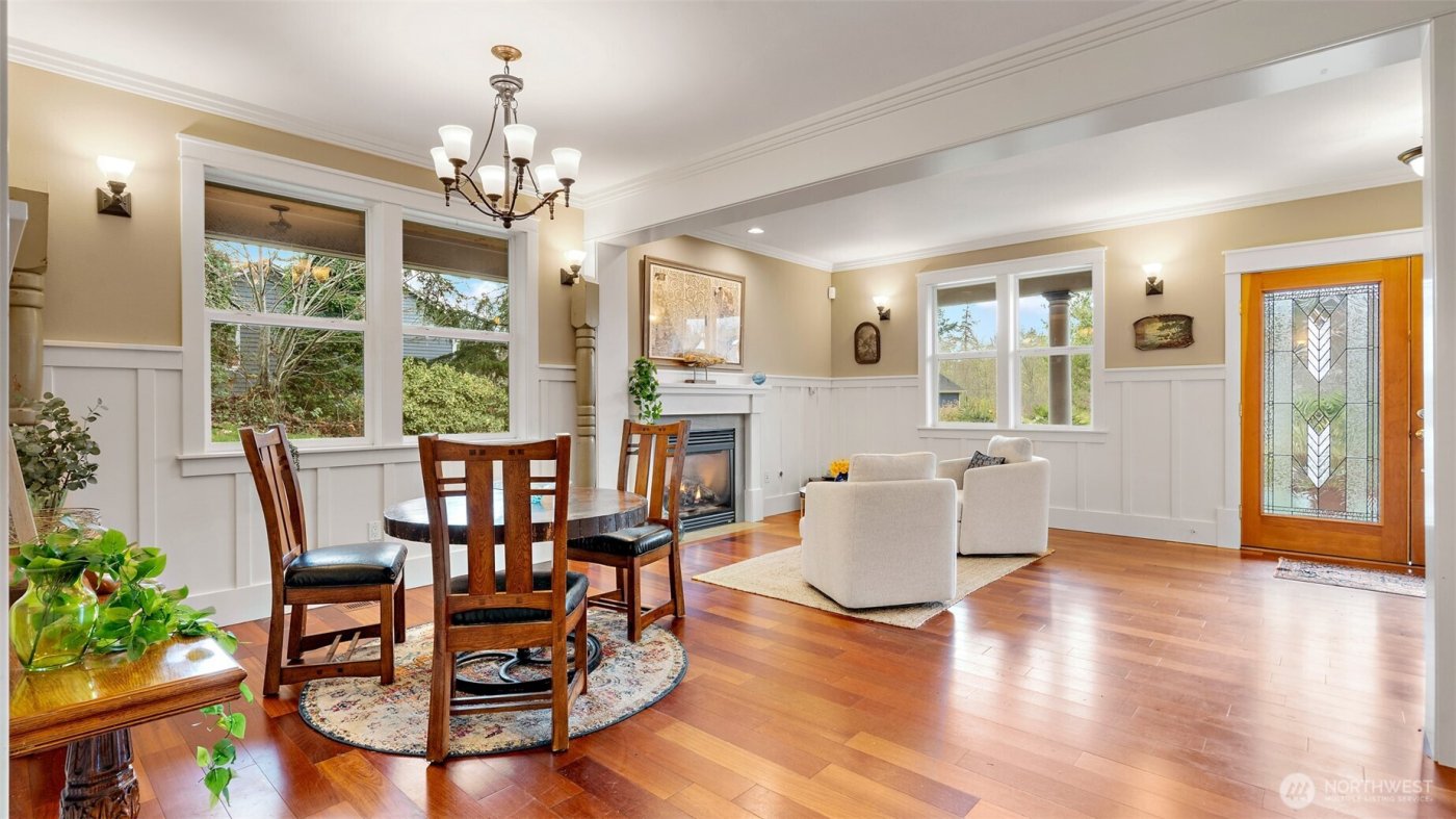 2372 Douglas Drive NE, Bainbridge Island, WA 98110