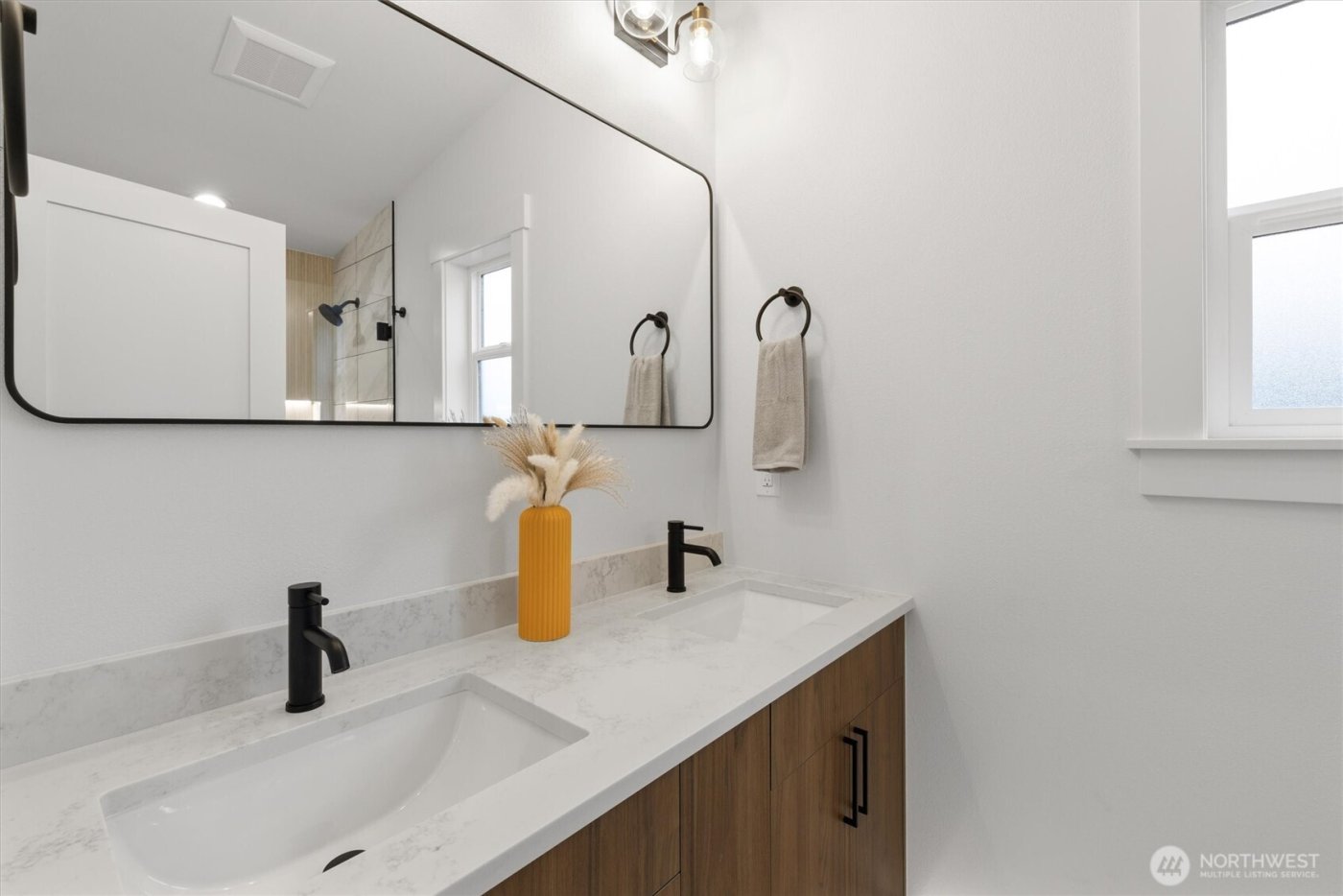 12562 17th Avenue NE #B, Seattle, WA 98125