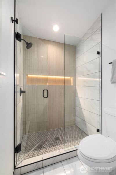 12562 17th Avenue NE #B, Seattle, WA 98125 - Photo 18