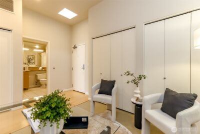 17 W Mercer Street #301, Seattle, WA 98119 - Photo 16