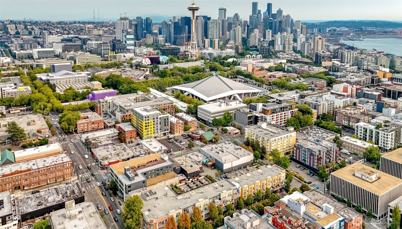 17 W Mercer Street #301, Seattle, WA 98119