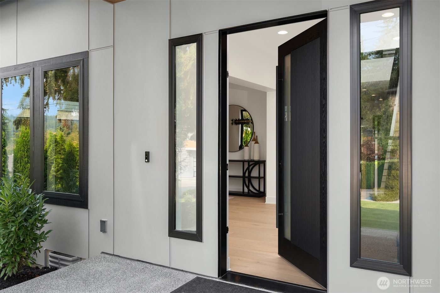 10411 NE 28th Place , Bellevue, WA 98004