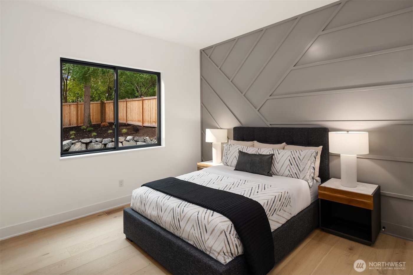 10411 NE 28th Place , Bellevue, WA 98004