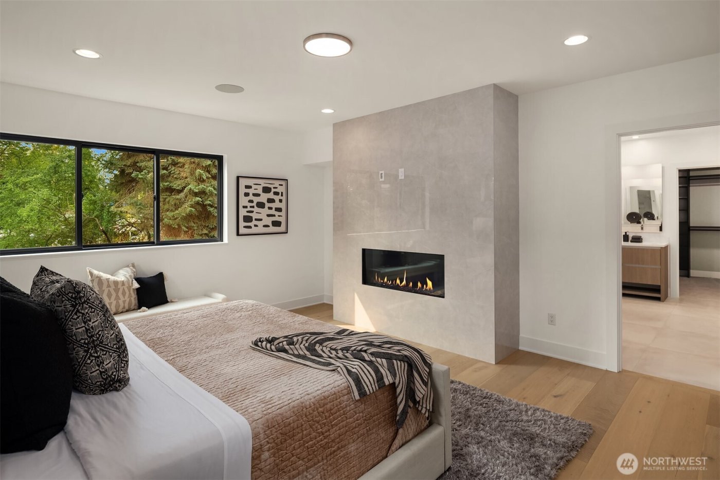 10411 NE 28th Place , Bellevue, WA 98004