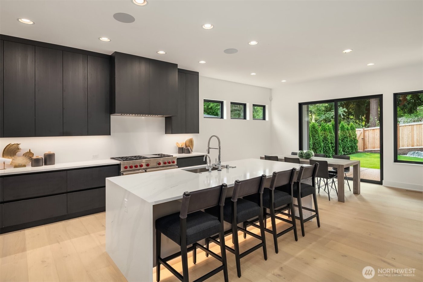 10411 NE 28th Place , Bellevue, WA 98004