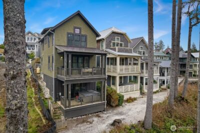 34 Seaside Lane , Pacific Beach, WA 98571
